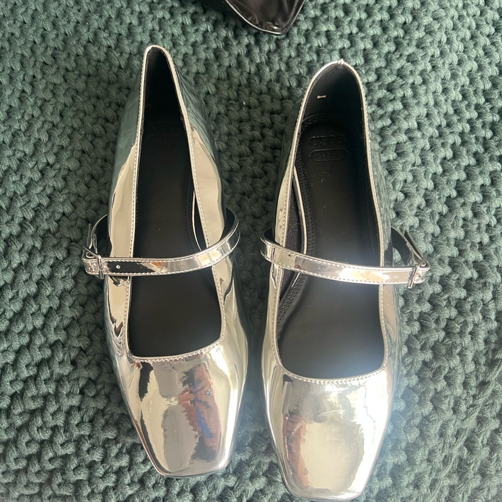 Brand new ASOS Sliver ballet flats